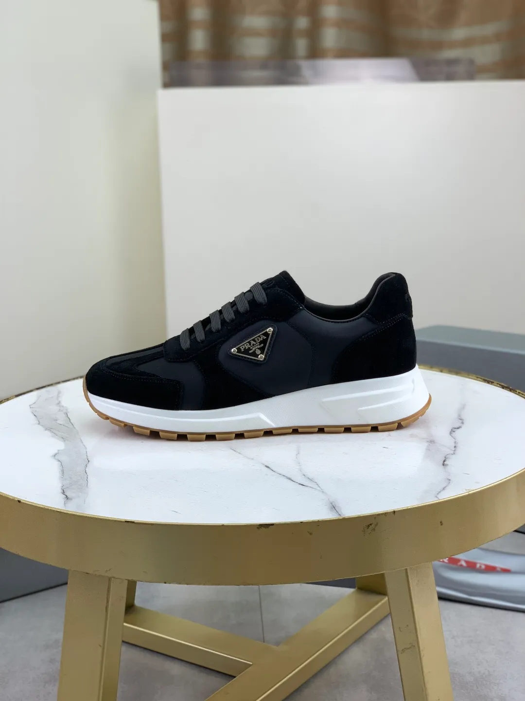 Men's men's shoes💰P580💰【New model】Top quality, new popular models on the official website, which will never go out of style for a century,🆘 The trendy brand (Prada) mainly promotes popular models, avant-garde and versatile fashionable men's shoes, private version molding, cowhide surface splicing 1:1 oil edge processing... fashionable and simple, original imported cowhide interior cowhide feet; the atmosphere and personality are more fashionable, eye-catching and pursuing class. It will subvert old ideas and be a must-have for fashionistas who want to spend time with you! Must keep it! High-end comfort, high-end quality workmanship. Size: 38-44 Various colors available. full package